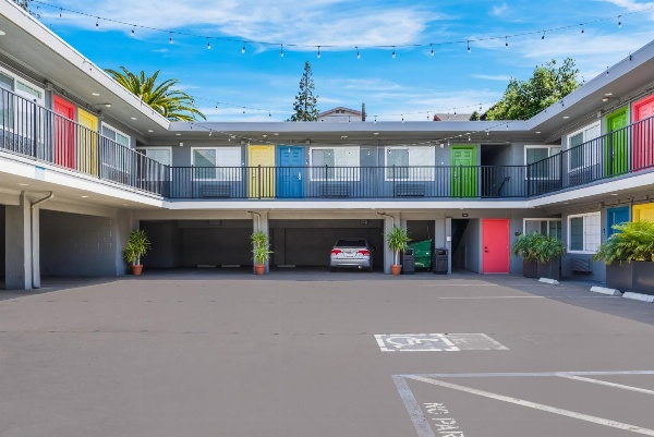 Signature Inn Oakland Main image
