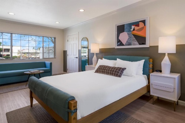 Signature Inn Oakland image 38